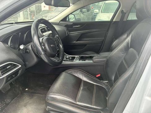 Used 2017 Jaguar XE Prestige image 11