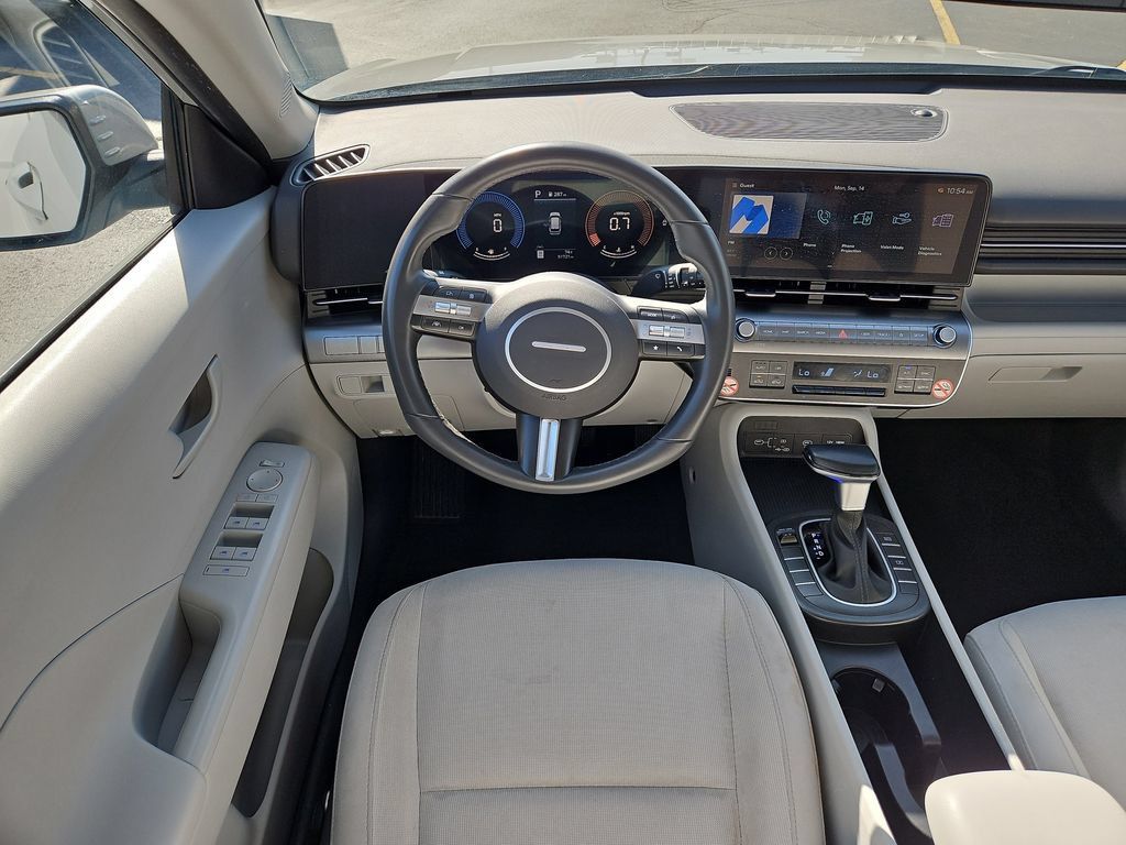 Used 2025 Hyundai Kona SEL FWD image 12