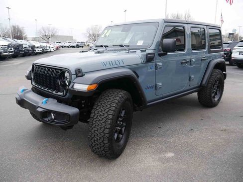 Used 2024 Jeep Wrangler Unlimited image 4