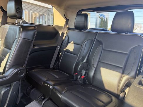 Used 2017 GMC Acadia Denali image 7