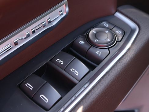 Used 2024 GMC Sierra 1500 Denali w/ Technology Package image 8