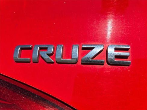 Used 2018 Chevrolet Cruze LS image 19