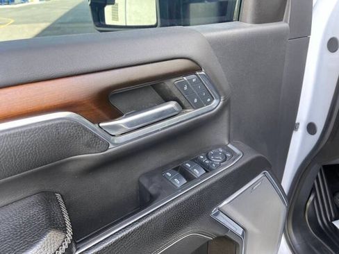 Used 2024 GMC Sierra 3500 Denali w/ Technology Package AWD/4WD image 31