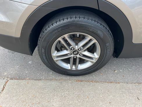 Used 2017 Hyundai Santa Fe Sport FWD image 10