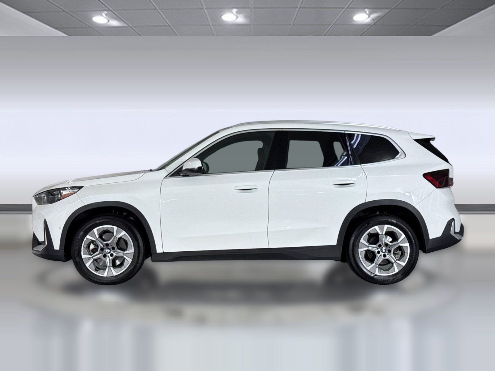 Used 2023 BMW X1 xDrive28i w/ Premium Package AWD/4WD image 2