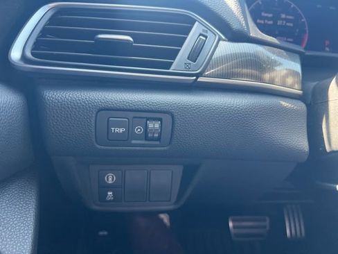 Used 2018 Honda Accord Sport image 17