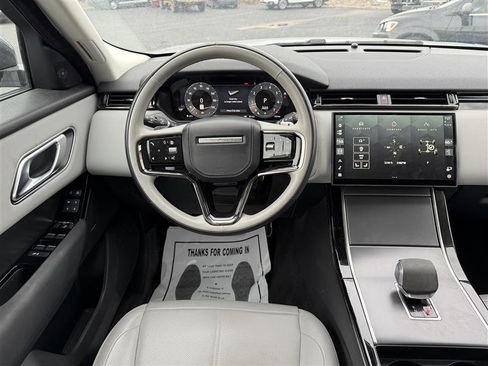 Used 2025 Land Rover Range Rover Velar Dynamic SE AWD/4WD image 8