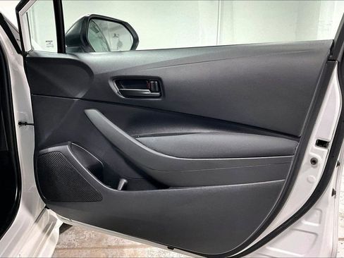 Used 2022 Toyota Corolla LE image 22