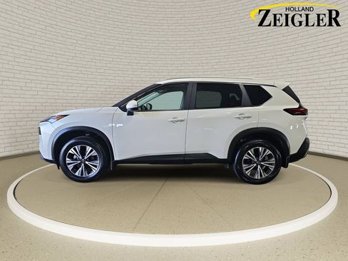 Certified 2023 Nissan Rogue SV w/ SV Premium B Package AWD/4WD image 8