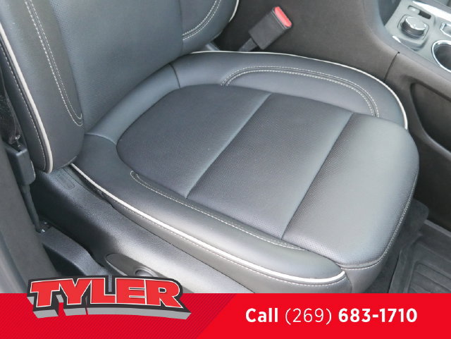 Used 2023 Chevrolet Traverse Premier w/ LPO, Floor Liner Package FWD image 38