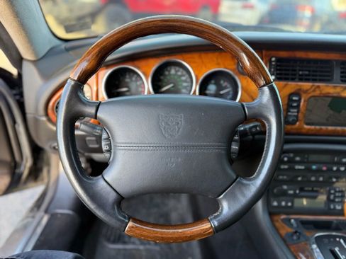 Used 2004 Jaguar XK8 Convertible RWD image 33