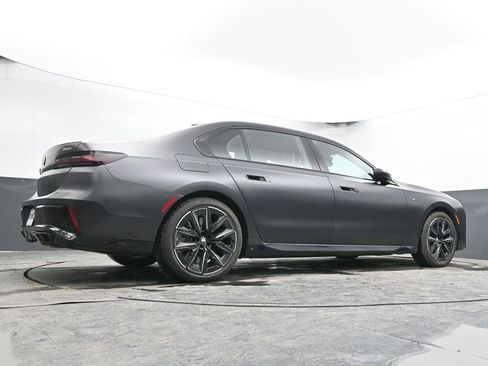Used 2023 BMW 760i xDrive image 78