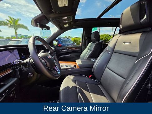 Used 2024 Cadillac Escalade ESV Premium Luxury AWD/4WD image 21