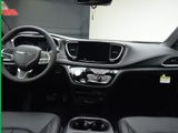 New 2026 Chrysler Pacifica Select image 3