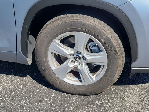 Used 2023 Toyota Highlander LE image 10