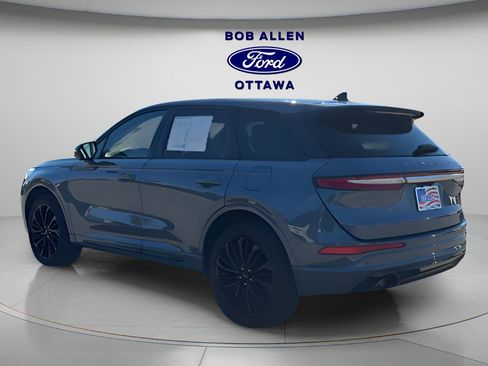 Used 2025 Lincoln Corsair Reserve w/ Jet Appearance Package AWD/4WD image 8