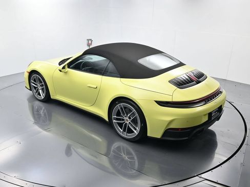 Certified 2025 Porsche 911 Carrera RWD image 38
