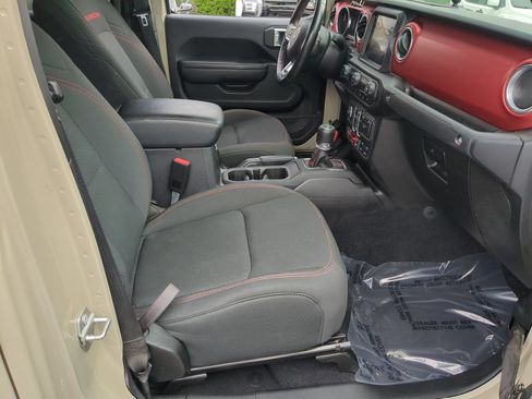 Used 2020 Jeep Gladiator Rubicon AWD/4WD image 32