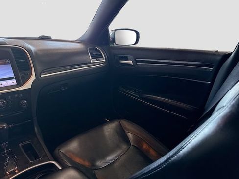 Used 2011 Chrysler 300 Limited RWD image 21