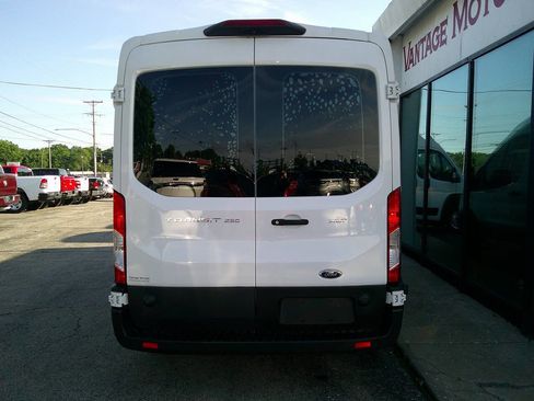 Used 2019 Ford Transit 350 XLT RWD image 6