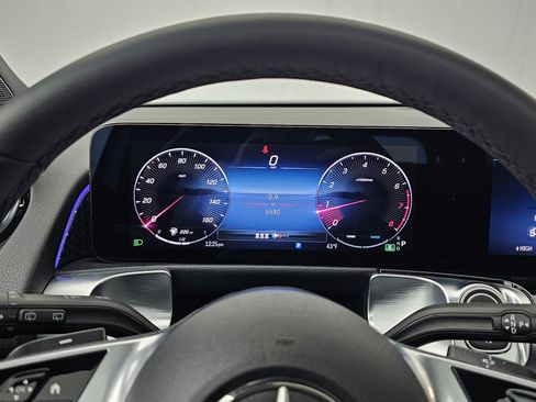 Certified 2025 Mercedes-Benz GLB 250 4MATIC image 41