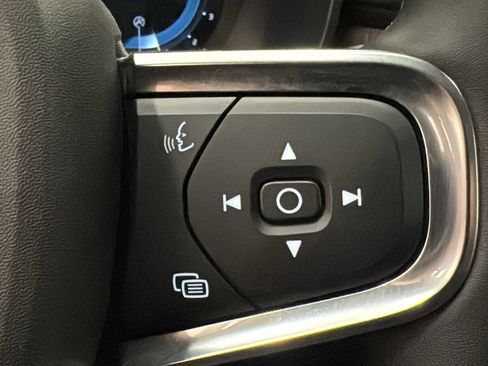 Certified 2023 Volvo XC40 B5 Core w/ Protection Package Premier image 14