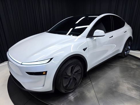 Used 2026 Tesla Model Y Long Range image 42