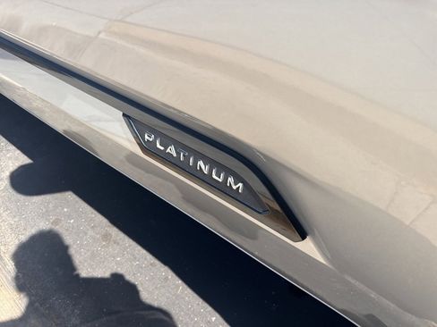 Used 2022 Toyota Tundra Platinum image 5