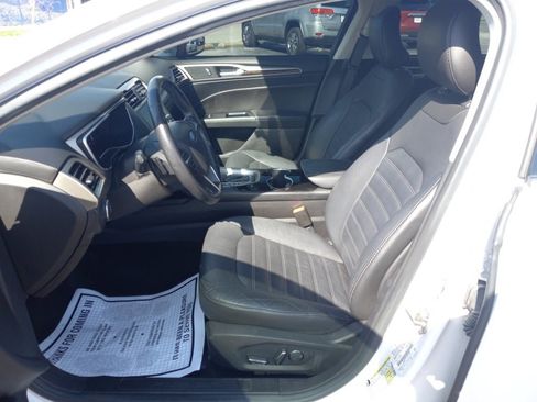 Used 2016 Ford Fusion SE w/ Equipment Group 202A FWD image 5