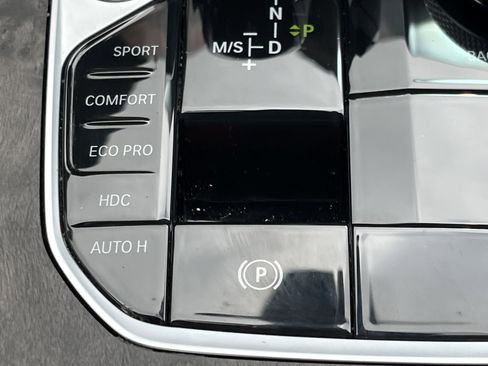 Used 2022 BMW X5 xDrive40i w/ Premium Package AWD/4WD image 9