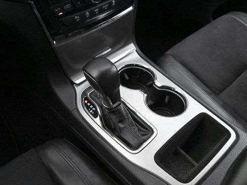 Used 2021 Jeep Grand Cherokee Laredo X RWD image 25