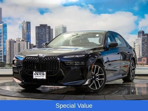 Used 2025 BMW 750e xDrive w/ Executive Package AWD/4WD image 2