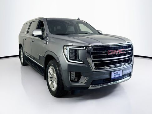 Used 2022 GMC Yukon XL SLT w/ SLT Premium Package AWD/4WD image 3