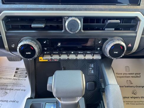 Used 2025 Toyota Tacoma Limited image 21