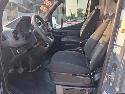Used 2019 Mercedes-Benz Sprinter 144 image 4