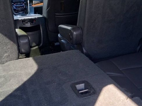 Used 2019 Cadillac Escalade Luxury AWD/4WD image 20