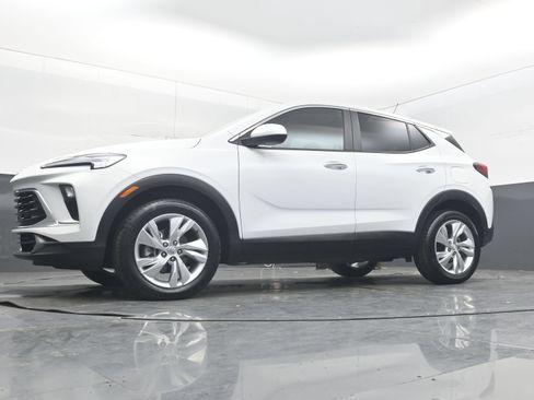 Used 2025 Buick Encore GX Preferred AWD/4WD image 26