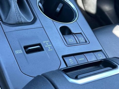 Used 2021 Toyota Highlander XLE image 38