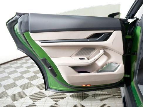 Used 2022 Porsche Taycan 4S image 34