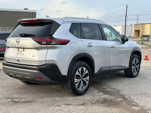 Used 2021 Nissan Rogue SV w/ Premium Package image 7