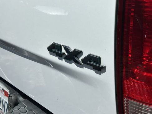 Used 2018 RAM 2500 Big Horn w/ Sport Appearance Group AWD/4WD image 4
