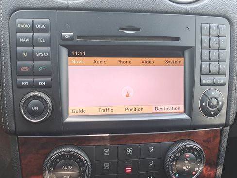 Used 2012 Mercedes-Benz GL 450 4MATIC image 24