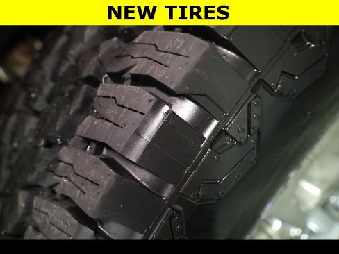 Used 2022 Chevrolet Silverado 2500 High Country w/ Z71 Off-Road Package image 8