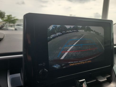 Used 2025 Toyota Corolla LE FWD image 25
