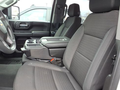 Used 2024 Chevrolet Silverado 2500 Custom w/ Custom Convenience Package AWD/4WD image 7