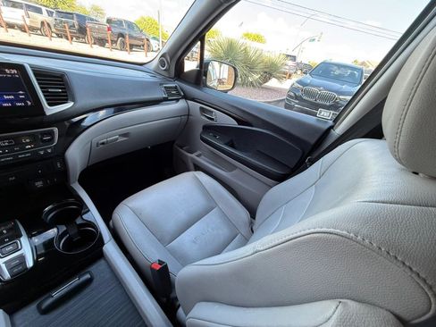 Used 2017 Honda Pilot Touring image 49