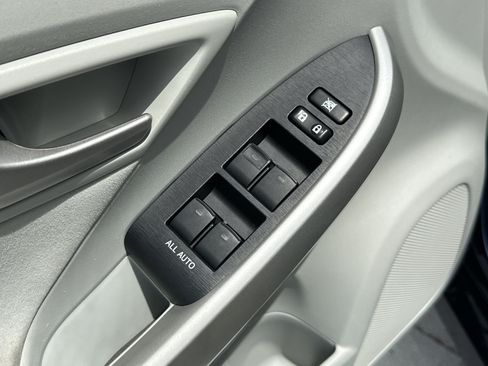 Used 2013 Toyota Prius Three FWD image 15