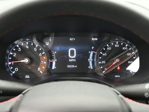 Used 2025 Jeep Compass Trailhawk w/ Trailer Tow Group AWD/4WD image 13