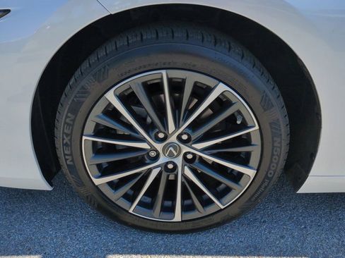 Certified 2022 Lexus ES 350 w/ Premium Package image 11