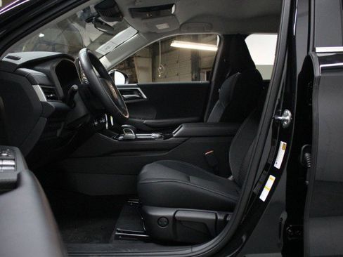 New 2025 Mitsubishi Outlander ES image 6